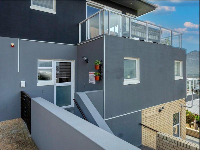 5 Bedroom Property for Sale in Fish Hoek Western Cape